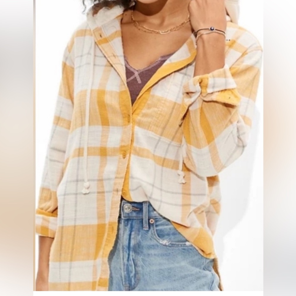 American Eagle Outfitters Yellow and White Flannel Button-Down Shirt